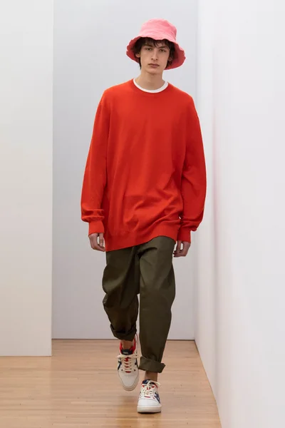 Look 11